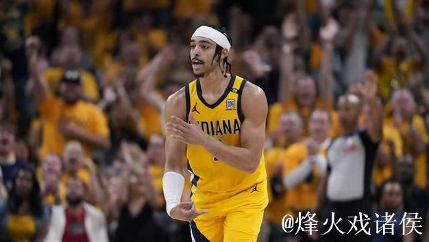 瑞安-内姆布哈德着BOOK1,斩获14分、4篮板、11助攻 瑞安-内姆布哈德着BOOK1,斩获14分、4篮板、11助攻